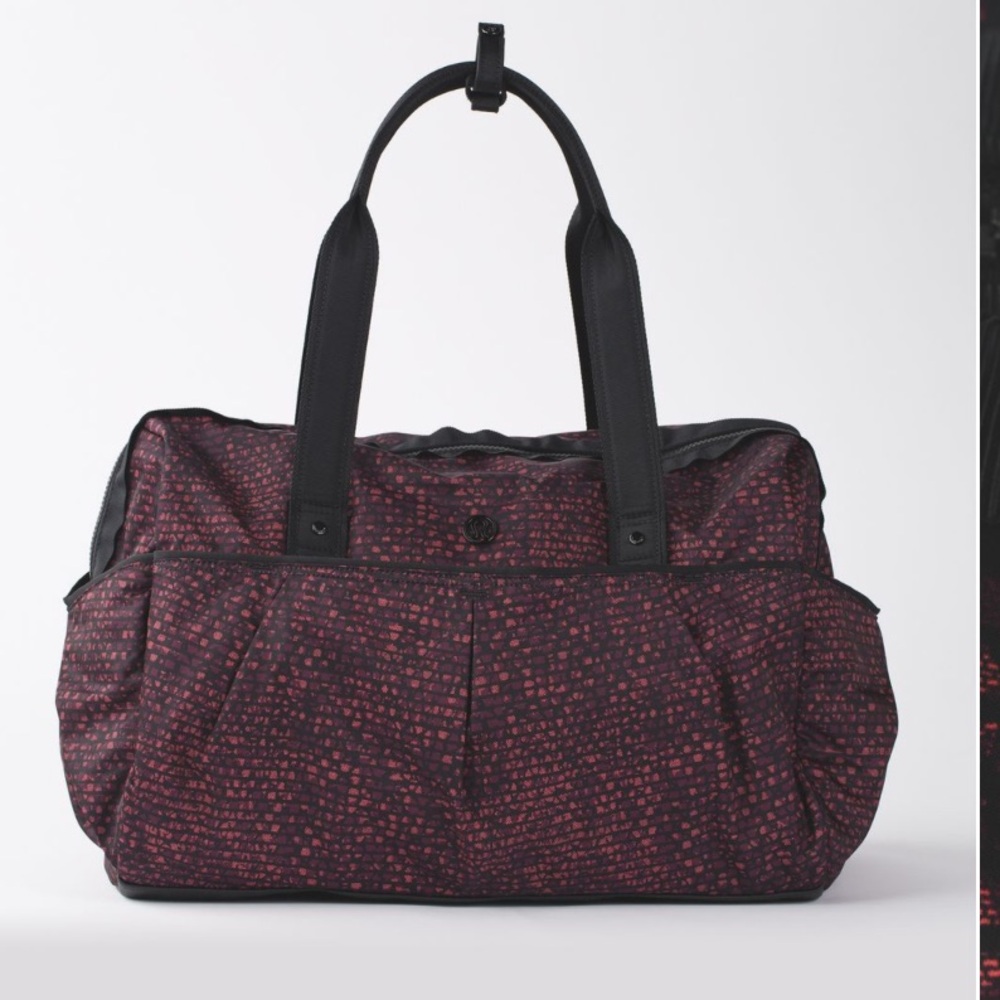 Lululemon ALL DAY DUFFEL 31L SHATTERWEAVE DUST CORAL PLUM/BLACK